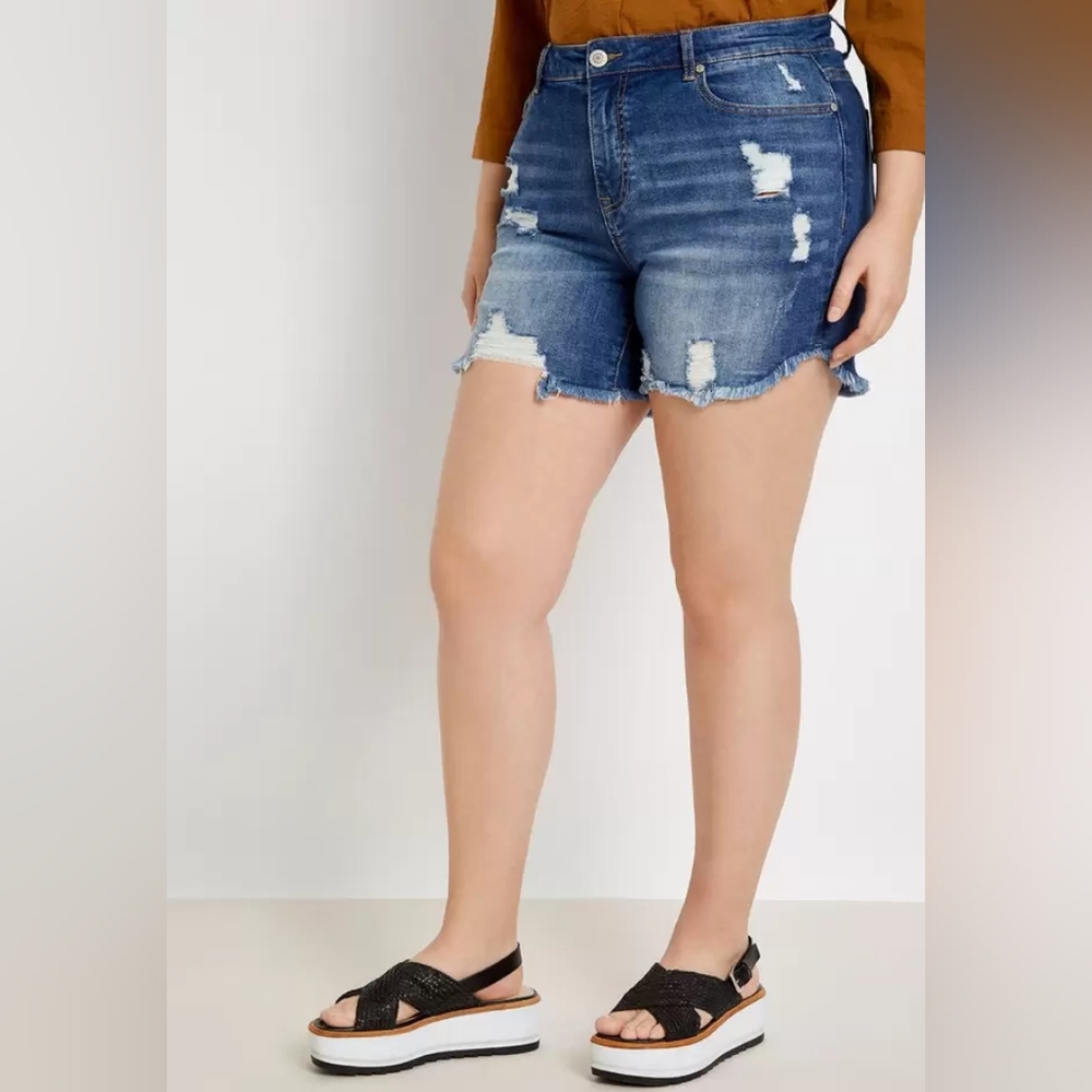 Eloquii Distressed Denim Short 28W